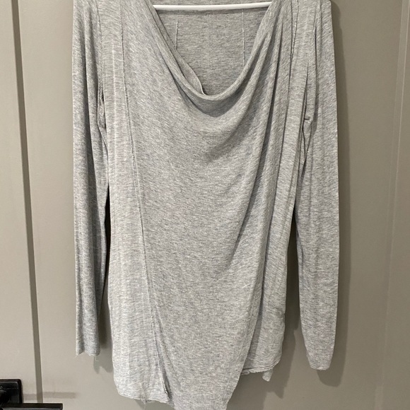 All size small - Picture 2 of 16